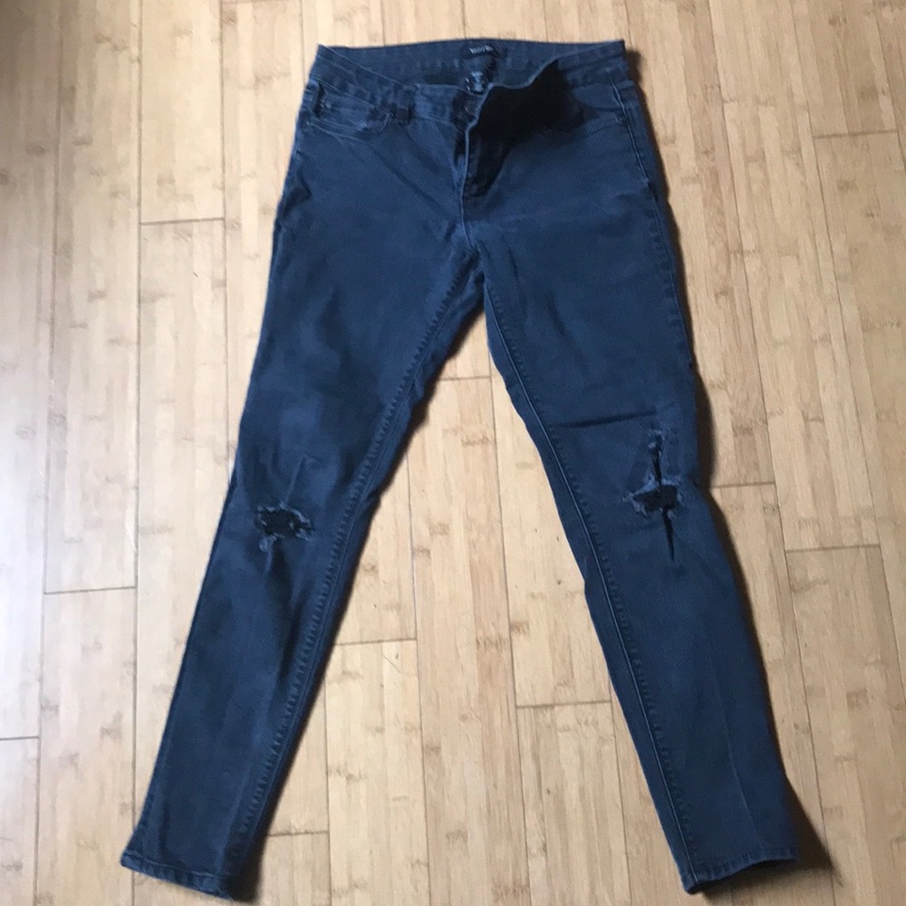 White House Black Market skinny jean